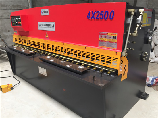 液(yè)壓擺式剪闆機(jī)