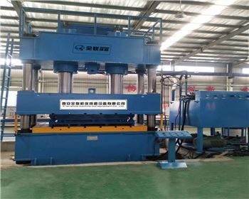 内蒙(meng)Y32-630T四柱液壓(yā)機